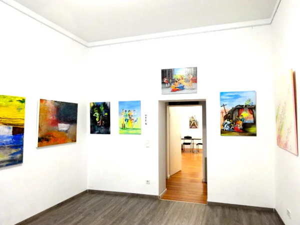 Gruppenausstellung 'Von der Flüchtigkeit des Glücks im Leben' - Achtzig Galerie 9