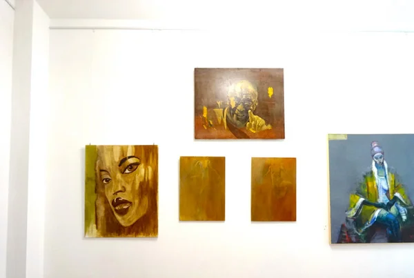 Gruppenausstellung 'Von der Flüchtigkeit des Glücks im Leben' - Achtzig Galerie 22