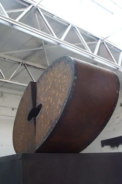 Gruppenausstellung 'Kunstgeflüster der Malerei' - Diana Achtzig - gravity steel attraction