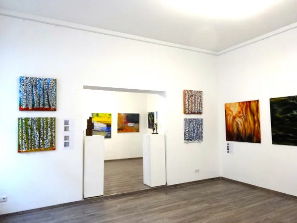 Gruppenausstellung 'Von der Flüchtigkeit des Glücks im Leben' - Achtzig Galerie 4